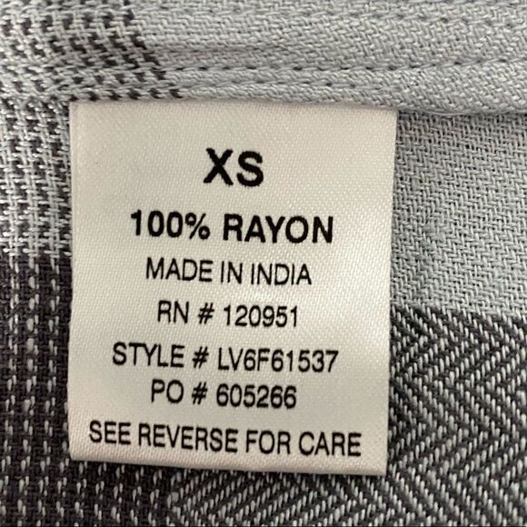 Olive + Oak | Gray Plaid Button Down Top - Picture 13 of 16